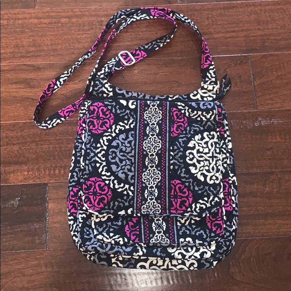 VERA BRADLEY CROSSBODY
